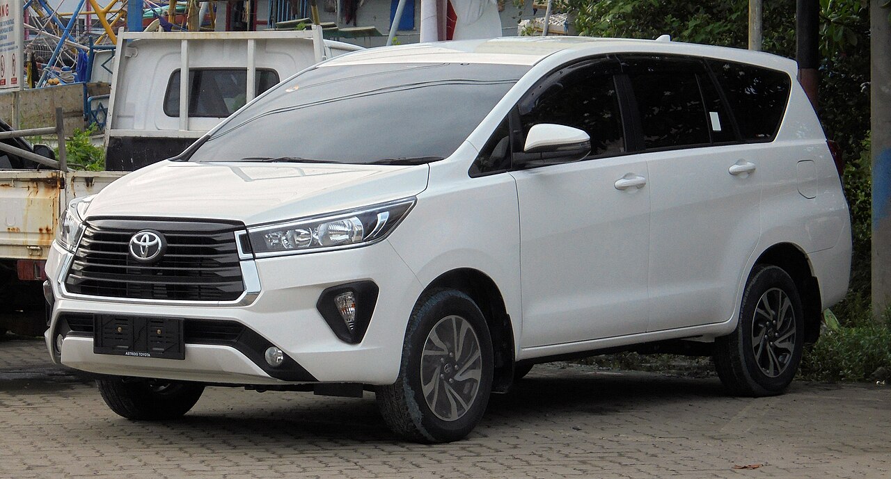 SUV Innova